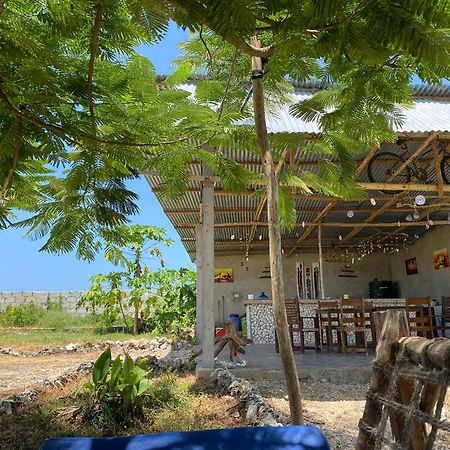 Habibis Bottle House Bed & Breakfast นูงวี ภายนอก รูปภาพ