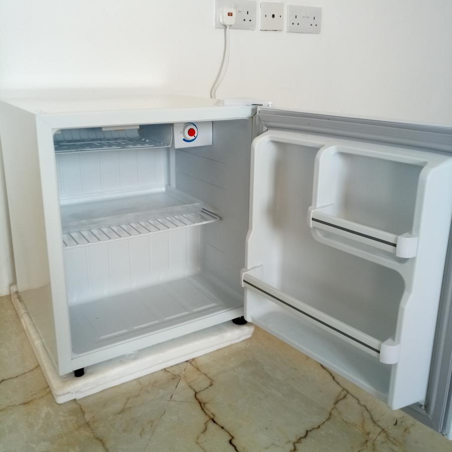 Habibis Bottle House Bed & Breakfast นูงวี ภายนอก รูปภาพ